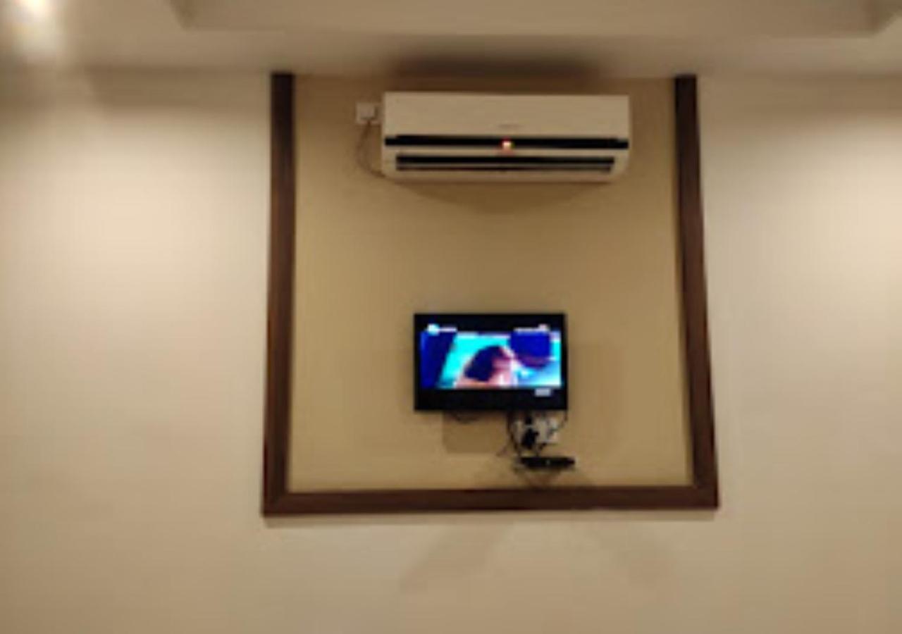 Hotel Jaltarang Kalmath Kankavali Exteriör bild