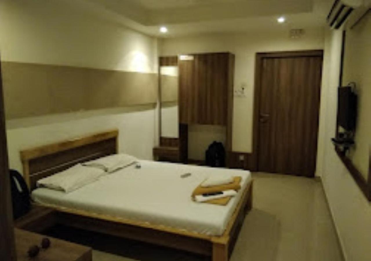 Hotel Jaltarang Kalmath Kankavali Exteriör bild