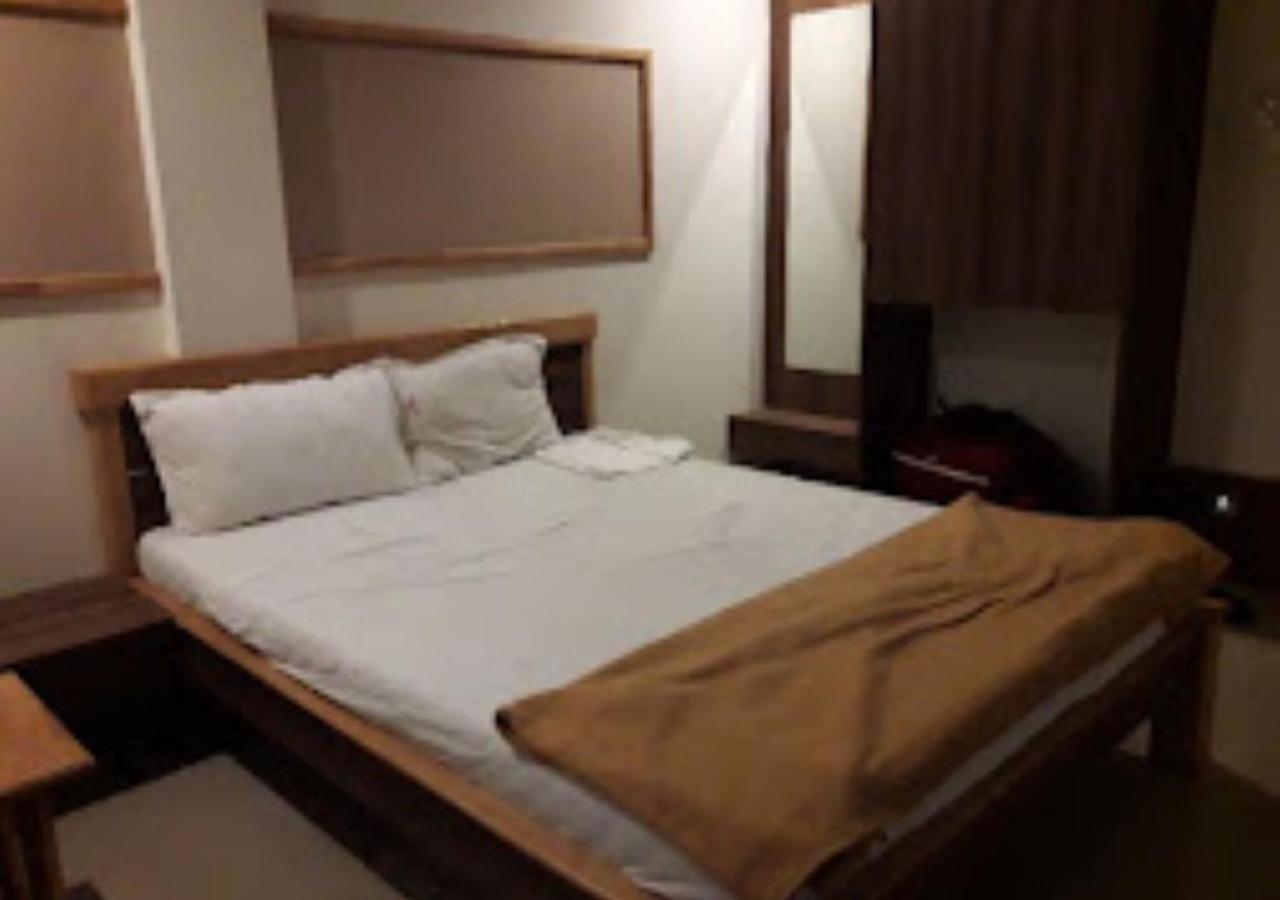 Hotel Jaltarang Kalmath Kankavali Exteriör bild