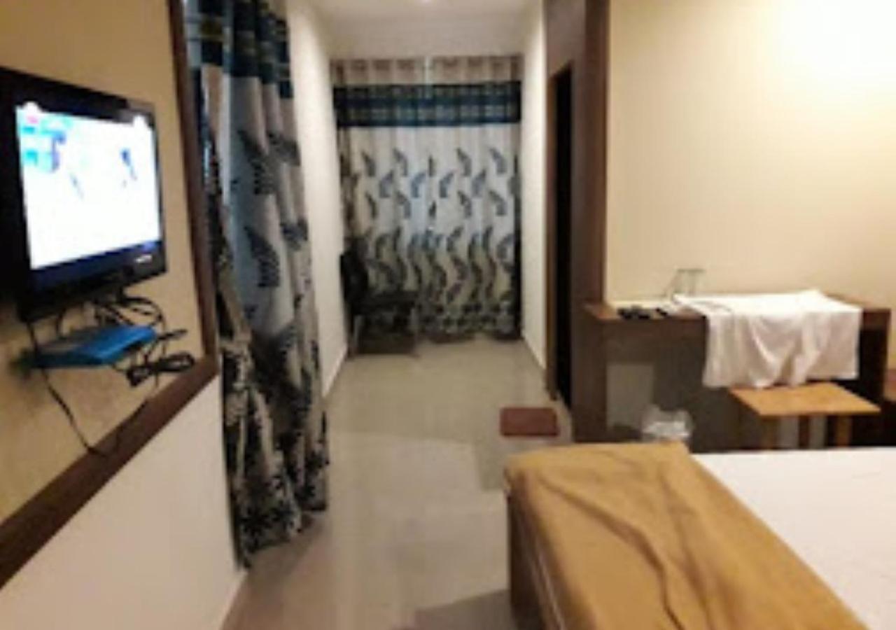 Hotel Jaltarang Kalmath Kankavali Exteriör bild